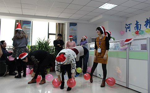 饲料机械 游戏《踩气球》就位