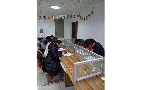 ���ϻ�е�ڲ����� ���ϻ�е����ó�ײ�ҵ��Ա